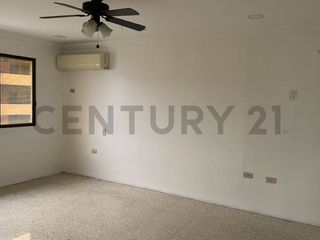 Foto 7 de Se Vende Amplio Departamento Remodelado de Oportunidad en Urdesa