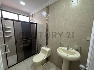 Foto 22 de Se Vende Amplio Departamento Remodelado de Oportunidad en Urdesa