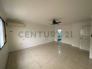 Foto 6 de Se Vende Amplio Departamento Remodelado de Oportunidad en Urdesa