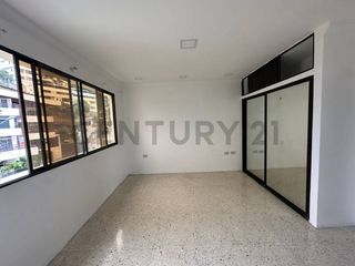 Foto 19 de Se Vende Amplio Departamento Remodelado de Oportunidad en Urdesa