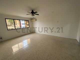 Foto 11 de Se Vende Amplio Departamento Remodelado de Oportunidad en Urdesa