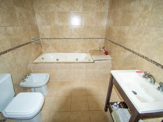 CASA EN VENTA - 3 DORMITORIOS -  TIERRA DE SUEÑOS 1 ROLDAN