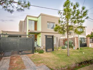 CASA EN VENTA - 3 DORMITORIOS -  TIERRA DE SUEÑOS 1 ROLDAN