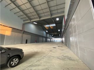 Durán Business Center & Logistics se alquila 7400 m2 de bodega