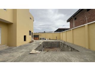 Foto 9 de CASA DE 3 PISOS EN VENTA O ALQUILER CERCA AL ESTADIO JOCAY EN MANTA