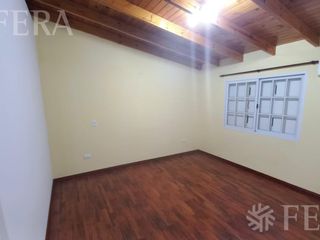 Alquiler de departamento tipo casa PH 3 ambientes con parrilla en Quilmes