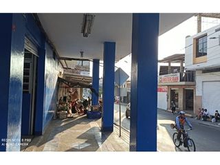 Foto 2 de casa rentera con locales comercial de Manta.