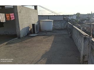 Foto 3 de casa rentera con locales comercial de Manta.
