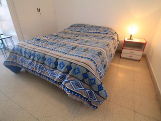 Foto 4 de Departamento . Monoambiente a la calle con balcon y vista a plaza Colon