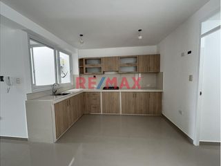 Foto 3 de 🏡 ¡El hogar que siempre soñaste en La Esperanza es una realidad!

✨ Vive en este moderno y funcional departamento ubicado en el cuarto piso de la ca
