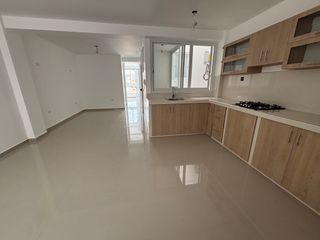 Foto 1 de 🏡 ¡El hogar que siempre soñaste en La Esperanza es una realidad!

✨ Vive en este moderno y funcional departamento ubicado en el cuarto piso de la ca