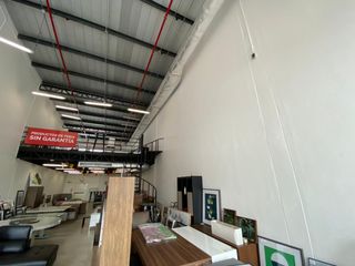 Foto 1 de Local Comercial en Alquiler en la Aurora