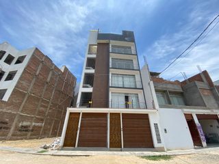 Foto 1 de Venta De Departamento De Estreno En Urb Los Sauces En 1Er Piso