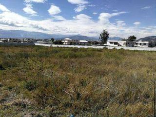 Foto 2 de VENDO TERRENO NORTE DE QUITO, SECTOR CALDERON, PARA PROYECTO HABITACIONAL