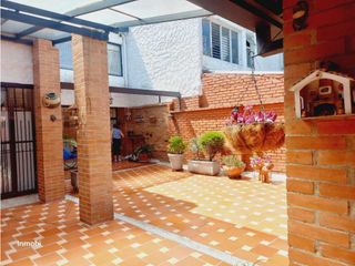 Foto 2 de Venta / Permuta  Casa Barrio las Villas Bogota Ccial Bulevar Niza