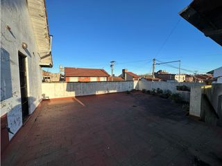 Foto 14 de Chalet 4 ambientes con locales