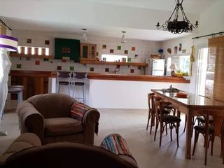 Foto 2 de Casa en alquiler en La Lucila del Mar