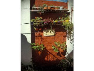 Foto 5 de Excelente casa en lote propio 3 amb con escritorio ,jardín y garage
