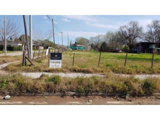 3 LOTES DE TERRENO (A. del Valle y Nelbone)