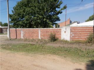 Vendo Casa con Galpón en Concepción del Uruguay, Entre Ríos.