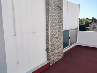 Triplex con cochera cubierta terraza y parrilla