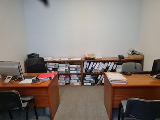 Foto 5 de Alquiler Oficina Comercial Reciclada 6 privados sala de reuniones $300.000.