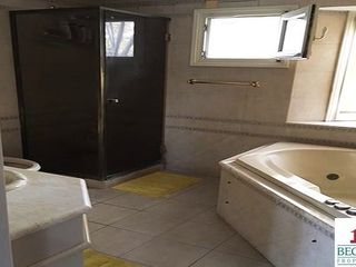 Foto 10 de Chalet en venta en Parque Johnston