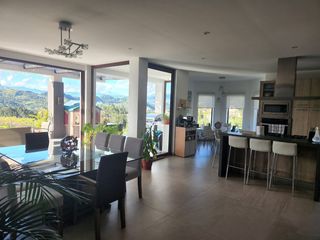 Foto 4 de Casa de Venta – Challuabamba  4 dormitorios máster 4 garajes, áres verdes