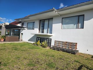 Foto 9 de Casa de Venta – Challuabamba  4 dormitorios máster 4 garajes, áres verdes