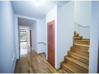 Foto 5 de VENDO CASA ESTRENO FRENTE A PARQUE  EN URB.SAN ISIDRO