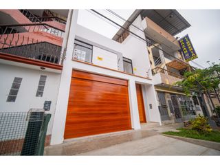 Foto 1 de VENDO CASA ESTRENO FRENTE A PARQUE  EN URB.SAN ISIDRO