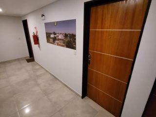 En Venta | Hermoso Departamento de 2 Ambientes con Cochera en Subsuelo | Edificio Amparo | Moreno Centro Lado Norte
