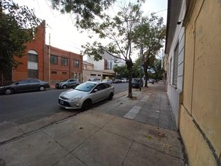 Terreno en limite entre Parque Chacabuco y Boedo, 661 m2 vendibles y 2 cocheras