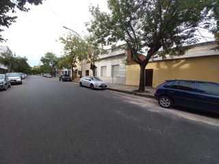 Terreno en limite entre Parque Chacabuco y Boedo, 661 m2 vendibles y 2 cocheras