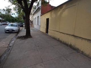 Terreno en limite entre Parque Chacabuco y Boedo, 661 m2 vendibles y 2 cocheras