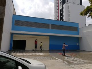Foto 1 de 480 M2 DE LOCAL COMERCIAL - DOBLE ALTURA CON PARQUEADEROS