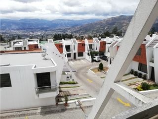 Casa en renta en el sector de San Juan Alto de Cumbayá.