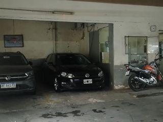 Venta Garaje-estacionamiento  Flores funcionando