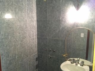 Foto 8 de Venta en block de dos locales y cuatro departamentos González catán