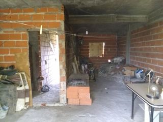 Foto 7 de Venta en block de dos locales y cuatro departamentos González catán