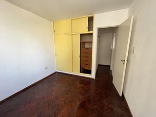 Alquiler departamento 2 dormitorios con cochera Sarmiento 1300