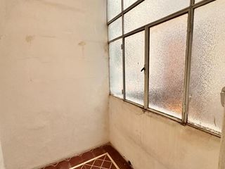 Dúplex de 3 dormitorios a restaurar en PH, Crisóstomo Álvarez al 500, Centro de SMT