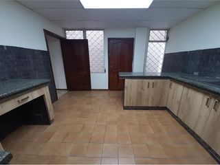 SE VENDE CASA COMERCIAL ESQUINERA DE 6 NIVELES