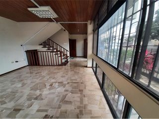 SE VENDE CASA COMERCIAL ESQUINERA DE 6 NIVELES