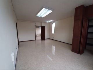 SE VENDE CASA COMERCIAL ESQUINERA DE 6 NIVELES