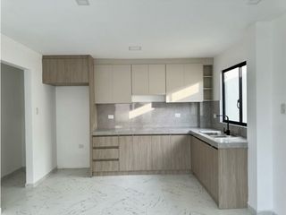 Foto 8 de CASAS MODERNA A ESTRENAR EN VENTA EN URB PORTÓN DEL SOL - MANTA