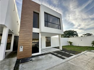 Foto 1 de CASAS MODERNA A ESTRENAR EN VENTA EN URB PORTÓN DEL SOL - MANTA