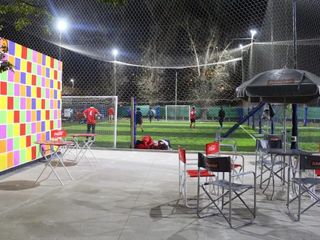 Local en Luis Agote