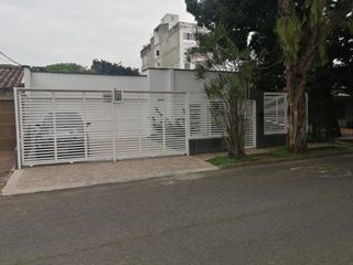 Foto 1 de casa en venta en ciudad jardín. Cod V15267