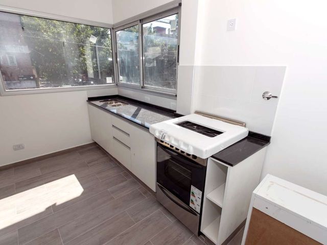 VENTA DPTO 3 AMB ESTRENAR V PUEYRREDON COCHERA